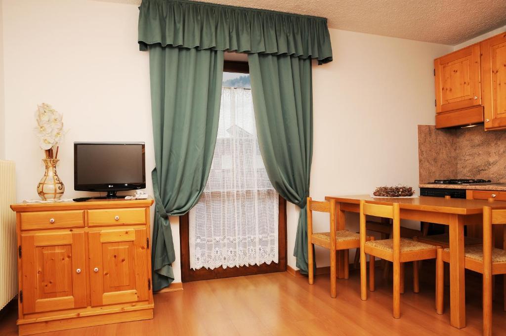 Residence Marisol Camere & Appartamenti - Mezzana Centre Room photo